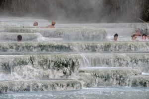 Terme di Saturnia: Benessere Naturale tra Storia e Relax