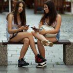 Adolescenti e social media: come TikTok e Instagram stanno influenzando l’autostima