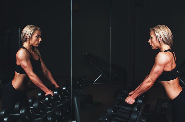 Come l’allenamento della forza sta conquistando le donne: più muscoli, più libertà