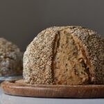 Come rendere croccante il pane raffermo con un trucco semplicissimo: addio sprechi in cucina